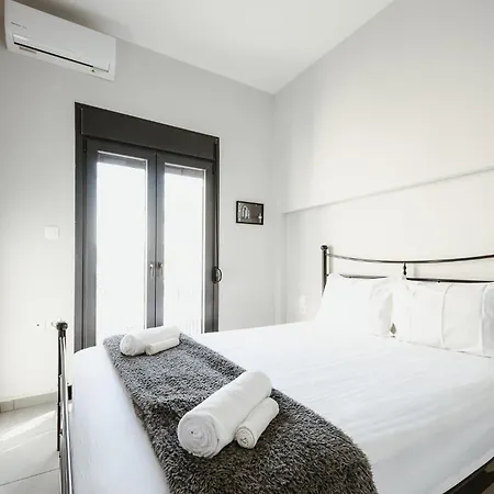 Penthouse - Sea & Mountain View *